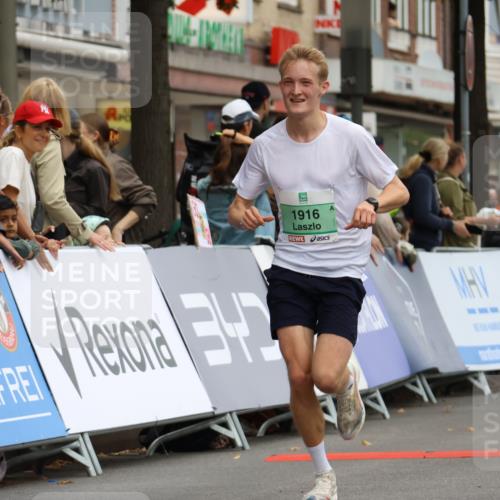 21.09.2025 - PSD Bank Halbmarathon Strokosch-Dieckow http://msf.ph/oto/8941806 21.09.2025 11:26:22 Ziel 1916, 4066 meine-sportfotos.de