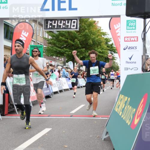 21.09.2025 - PSD Bank Halbmarathon Strokosch-Dieckow http://msf.ph/oto/8941826 21.09.2025 11:44:12 Ziel 1146, 1621, 1757, 1806, 1981, 1986, 2196, 2294, 2460 meine-sportfotos.de