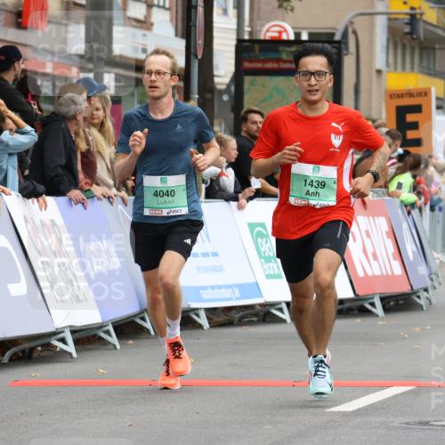 21.09.2025 - PSD Bank Halbmarathon Strokosch-Dieckow http://msf.ph/oto/8941877 21.09.2025 11:26:52 Ziel 1439, 1793, 4040 meine-sportfotos.de