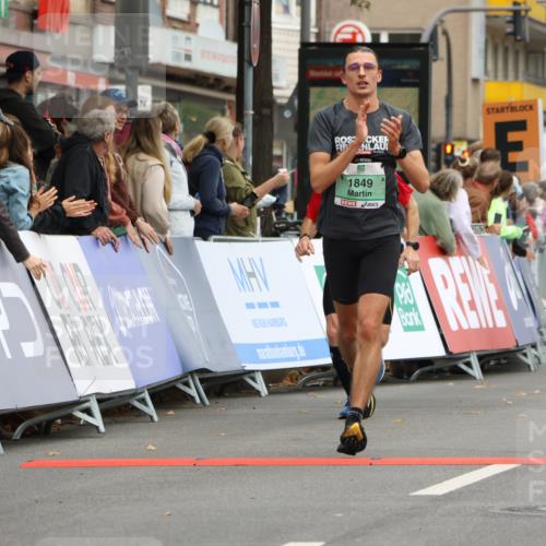21.09.2025 - PSD Bank Halbmarathon Strokosch-Dieckow http://msf.ph/oto/8941882 21.09.2025 11:27:08 Ziel 1598, 1849, 4005 meine-sportfotos.de