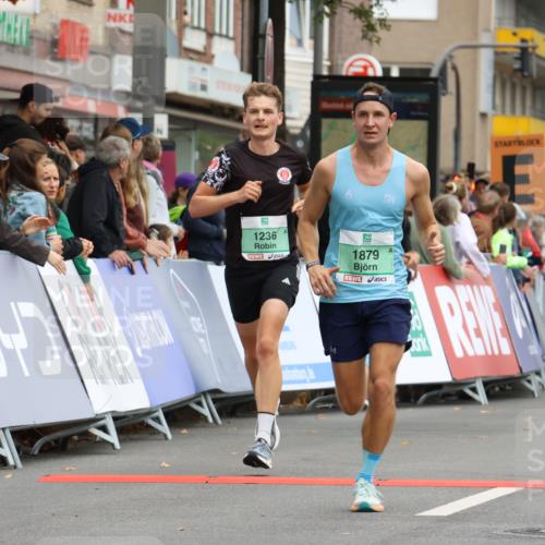 21.09.2025 - PSD Bank Halbmarathon Strokosch-Dieckow http://msf.ph/oto/8941903 21.09.2025 11:27:16 Ziel 1236, 1598, 1849, 1879, 4005 meine-sportfotos.de