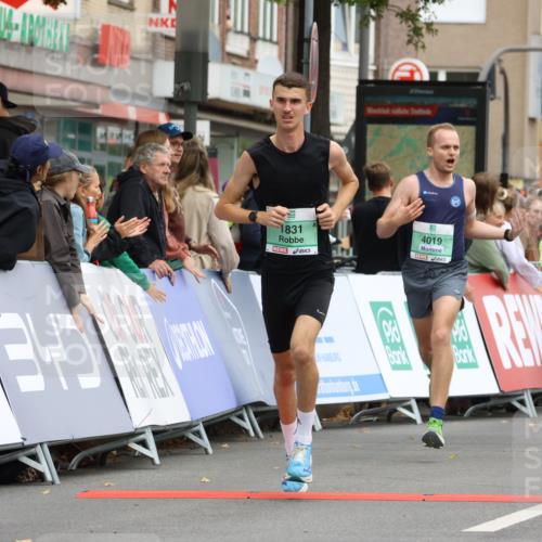 21.09.2025 - PSD Bank Halbmarathon Strokosch-Dieckow http://msf.ph/oto/8941912 21.09.2025 11:27:22 Ziel 1236, 1781, 1782, 1831, 1879, 4005, 4019 meine-sportfotos.de