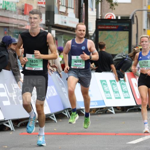 21.09.2025 - PSD Bank Halbmarathon Strokosch-Dieckow http://msf.ph/oto/8941918 21.09.2025 11:27:23 Ziel 1236, 1781, 1782, 1831, 1874, 1879, 1953, 4005, 4019 meine-sportfotos.de