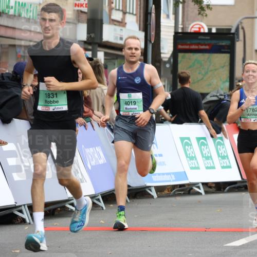 21.09.2025 - PSD Bank Halbmarathon Strokosch-Dieckow http://msf.ph/oto/8941922 21.09.2025 11:27:23 Ziel 1236, 1781, 1782, 1831, 1874, 1879, 1953, 4005, 4019 meine-sportfotos.de