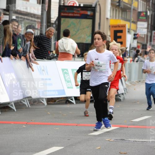 21.09.2025 - PSD Bank Halbmarathon Strokosch-Dieckow http://msf.ph/oto/8941927 21.09.2025 10:28:29 Ziel 123, 150, 157, 158, 197, 198, 204, 205, 215, 316, 317, 321, 361, 374, 426, 461 meine-sportfotos.de