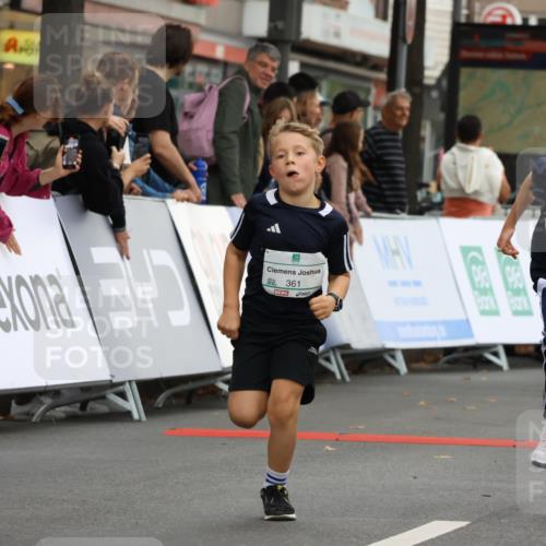 21.09.2025 - PSD Bank Halbmarathon Strokosch-Dieckow http://msf.ph/oto/8941953 21.09.2025 10:28:36 Ziel 123, 126, 150, 197, 198, 204, 205, 317, 321, 357, 361, 371, 374, 388, 389, 408, 426, 437 meine-sportfotos.de