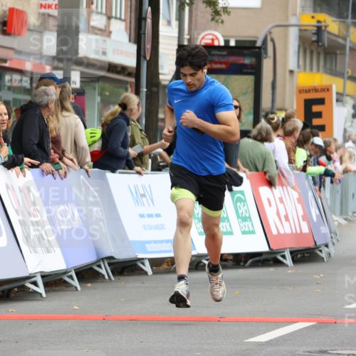 21.09.2025 - PSD Bank Halbmarathon Strokosch-Dieckow http://msf.ph/oto/8941968 21.09.2025 11:27:42 Ziel 1230, 1895, 1949 meine-sportfotos.de