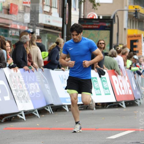 21.09.2025 - PSD Bank Halbmarathon Strokosch-Dieckow http://msf.ph/oto/8941974 21.09.2025 11:27:43 Ziel 1230, 1895, 1949 meine-sportfotos.de