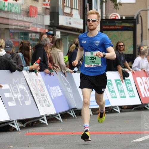 21.09.2025 - PSD Bank Halbmarathon Strokosch-Dieckow http://msf.ph/oto/8942037 21.09.2025 11:28:13 Ziel 1324, 1867, 1872 meine-sportfotos.de