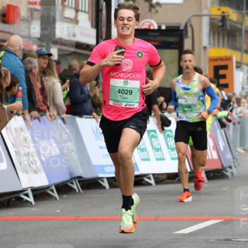 21.09.2025 - PSD Bank Halbmarathon Strokosch-Dieckow http://msf.ph/oto/8942069 21.09.2025 11:28:41 Ziel 1456, 1909, 1978, 4029 meine-sportfotos.de