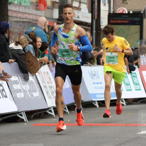 21.09.2025 - PSD Bank Halbmarathon Strokosch-Dieckow http://msf.ph/oto/8942079 21.09.2025 11:28:43 Ziel 1456, 1909, 1978, 2092, 4029 meine-sportfotos.de