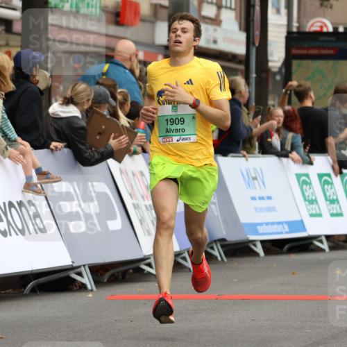 21.09.2025 - PSD Bank Halbmarathon Strokosch-Dieckow http://msf.ph/oto/8942080 21.09.2025 11:28:45 Ziel 1456, 1889, 1909, 1978, 2092, 4029 meine-sportfotos.de