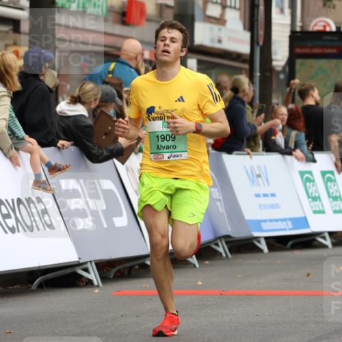 21.09.2025 - PSD Bank Halbmarathon Strokosch-Dieckow http://msf.ph/oto/8942084 21.09.2025 11:28:45 Ziel 1456, 1889, 1909, 1978, 2092, 4029 meine-sportfotos.de