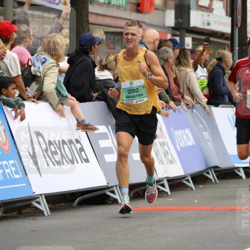 21.09.2025 - PSD Bank Halbmarathon Strokosch-Dieckow http://msf.ph/oto/8942086 21.09.2025 11:28:49 Ziel 1427, 1456, 1889, 1907, 1909, 1978, 2092, 4029 meine-sportfotos.de