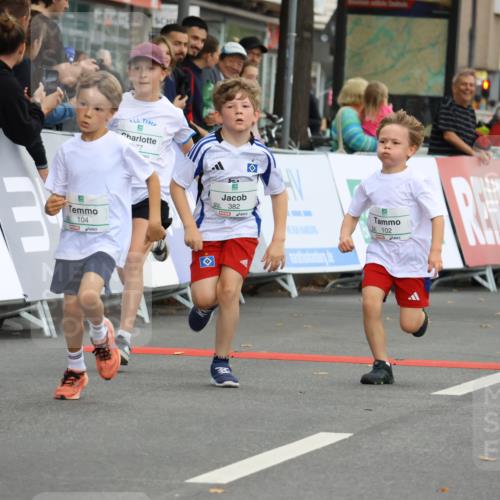 21.09.2025 - PSD Bank Halbmarathon Strokosch-Dieckow http://msf.ph/oto/8942392 21.09.2025 10:30:19 Ziel 102, 104, 227, 243, 343, 377, 382, 407, 448, 458, 459 meine-sportfotos.de