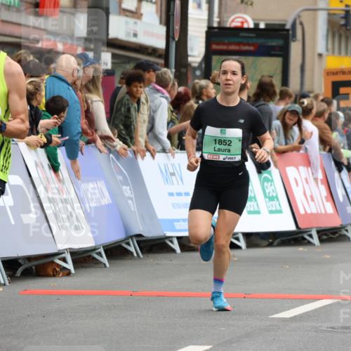 21.09.2025 - PSD Bank Halbmarathon Strokosch-Dieckow http://msf.ph/oto/8942539 21.09.2025 11:31:52 Ziel 1052, 1167, 1174, 1326, 1852, 1888, 1890, 1972, 1991, 2025, 2044, 2109 meine-sportfotos.de