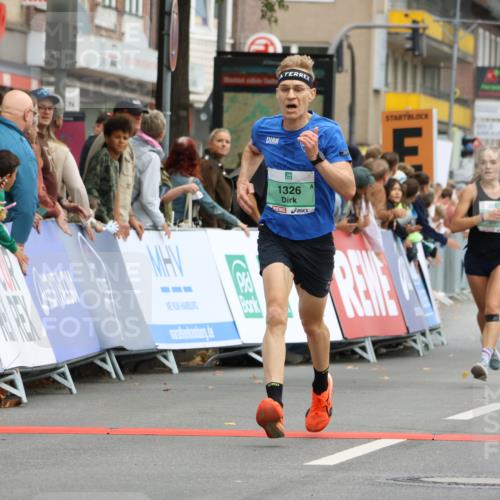 21.09.2025 - PSD Bank Halbmarathon Strokosch-Dieckow http://msf.ph/oto/8942545 21.09.2025 11:31:55 Ziel 1052, 1167, 1326, 1852, 1888, 1890, 2025, 2109 meine-sportfotos.de