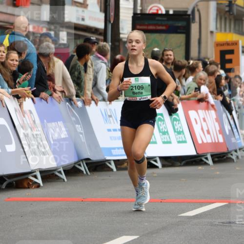 21.09.2025 - PSD Bank Halbmarathon Strokosch-Dieckow http://msf.ph/oto/8942562 21.09.2025 11:31:58 Ziel 1052, 1167, 1326, 1852, 1888, 1890, 2109 meine-sportfotos.de
