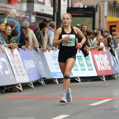 21.09.2025 - PSD Bank Halbmarathon Strokosch-Dieckow http://msf.ph/oto/8942564 21.09.2025 11:31:58 Ziel 1052, 1167, 1326, 1852, 1888, 1890, 2109 meine-sportfotos.de