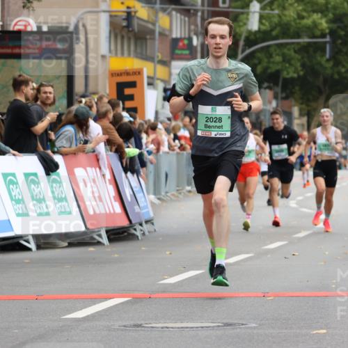 21.09.2025 - PSD Bank Halbmarathon Strokosch-Dieckow http://msf.ph/oto/8942579 21.09.2025 11:32:23 Ziel 1876, 1900, 2028, 3929 meine-sportfotos.de