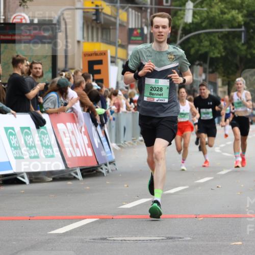 21.09.2025 - PSD Bank Halbmarathon Strokosch-Dieckow http://msf.ph/oto/8942581 21.09.2025 11:32:23 Ziel 1876, 1900, 2028, 3929 meine-sportfotos.de