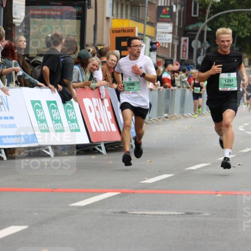 21.09.2025 - PSD Bank Halbmarathon Strokosch-Dieckow http://msf.ph/oto/8942600 21.09.2025 11:32:33 Ziel 1251, 1876, 1900, 2028, 2090, 3929 meine-sportfotos.de