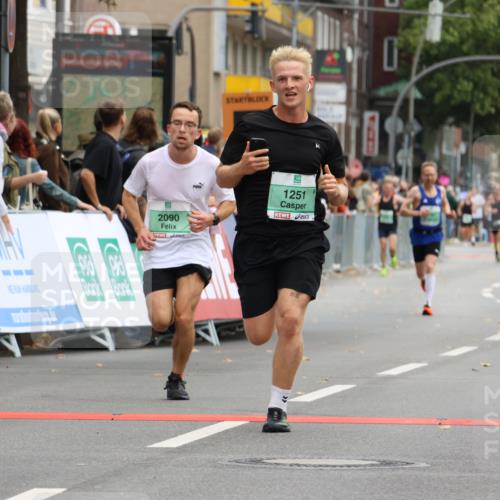 21.09.2025 - PSD Bank Halbmarathon Strokosch-Dieckow http://msf.ph/oto/8942608 21.09.2025 11:32:34 Ziel 1251, 1876, 1900, 2090, 3929 meine-sportfotos.de