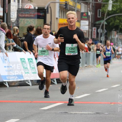 21.09.2025 - PSD Bank Halbmarathon Strokosch-Dieckow http://msf.ph/oto/8942610 21.09.2025 11:32:34 Ziel 1251, 1876, 1900, 2090, 3929 meine-sportfotos.de