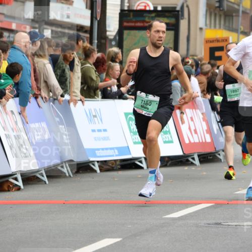 21.09.2025 - PSD Bank Halbmarathon Strokosch-Dieckow http://msf.ph/oto/8942655 21.09.2025 11:33:03 Ziel 1180, 1344, 1805, 1869, 1883, 1891, 1897, 1935, 1961 meine-sportfotos.de