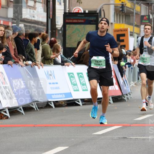 21.09.2025 - PSD Bank Halbmarathon Strokosch-Dieckow http://msf.ph/oto/8942739 21.09.2025 11:33:32 Ziel 1915, 1936, 1990 meine-sportfotos.de