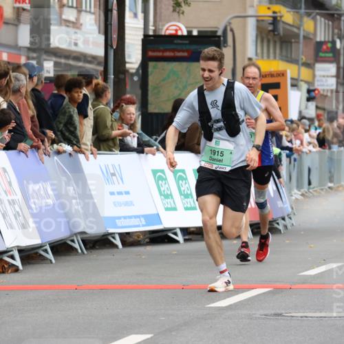 21.09.2025 - PSD Bank Halbmarathon Strokosch-Dieckow http://msf.ph/oto/8942751 21.09.2025 11:33:34 Ziel 1915, 1936, 1990, 2068 meine-sportfotos.de