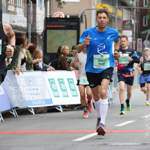 21.09.2025 - PSD Bank Halbmarathon Strokosch-Dieckow http://msf.ph/oto/8942823 21.09.2025 11:33:51 Ziel 1577, 1855, 1946, 1979, 2014, 2018, 2082, 3907 meine-sportfotos.de