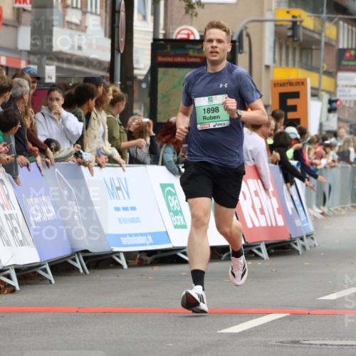 21.09.2025 - PSD Bank Halbmarathon Strokosch-Dieckow http://msf.ph/oto/8942901 21.09.2025 11:34:43 Ziel 1051, 1870, 1898 meine-sportfotos.de