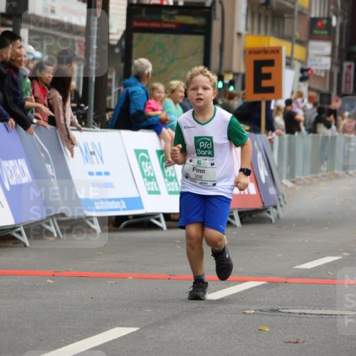 21.09.2025 - PSD Bank Halbmarathon Strokosch-Dieckow http://msf.ph/oto/8942922 21.09.2025 10:33:40 Ziel 308, 363 meine-sportfotos.de