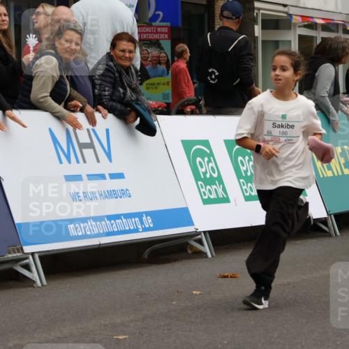 21.09.2025 - PSD Bank Halbmarathon Strokosch-Dieckow http://msf.ph/oto/8942947 21.09.2025 10:33:53 Ziel 185, 186 meine-sportfotos.de