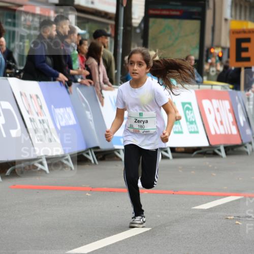 21.09.2025 - PSD Bank Halbmarathon Strokosch-Dieckow http://msf.ph/oto/8942996 21.09.2025 10:34:21 Ziel 180, 181, 188, 280 meine-sportfotos.de