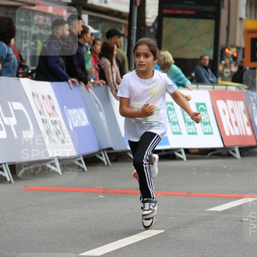 21.09.2025 - PSD Bank Halbmarathon Strokosch-Dieckow http://msf.ph/oto/8943001 21.09.2025 10:34:22 Ziel 180, 181, 188, 280, 313 meine-sportfotos.de
