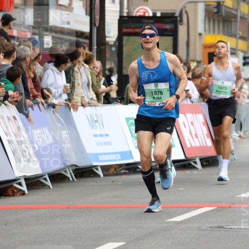 21.09.2025 - PSD Bank Halbmarathon Strokosch-Dieckow http://msf.ph/oto/8943015 21.09.2025 11:35:42 Ziel 1330, 1705, 1921, 1973, 1976, 2000 meine-sportfotos.de