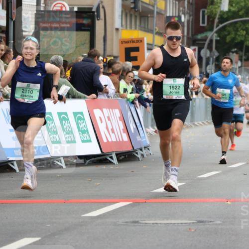 21.09.2025 - PSD Bank Halbmarathon Strokosch-Dieckow http://msf.ph/oto/8943043 21.09.2025 11:35:49 Ziel 1426, 1921, 1922, 1973, 1976, 2110 meine-sportfotos.de