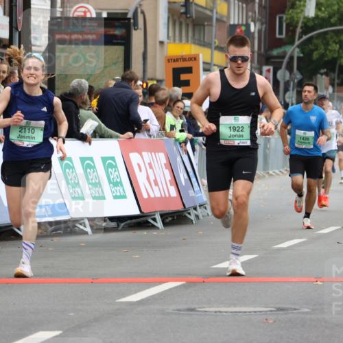 21.09.2025 - PSD Bank Halbmarathon Strokosch-Dieckow http://msf.ph/oto/8943048 21.09.2025 11:35:49 Ziel 1426, 1921, 1922, 1973, 1976, 2110 meine-sportfotos.de