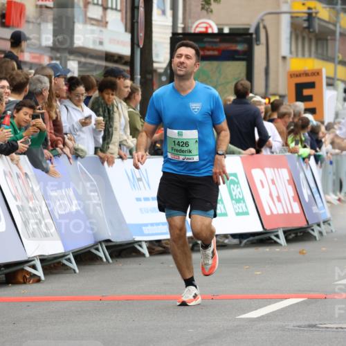 21.09.2025 - PSD Bank Halbmarathon Strokosch-Dieckow http://msf.ph/oto/8943067 21.09.2025 11:35:53 Ziel 1426, 1921, 1922, 1952, 1971, 1973, 2033, 2051, 2110 meine-sportfotos.de