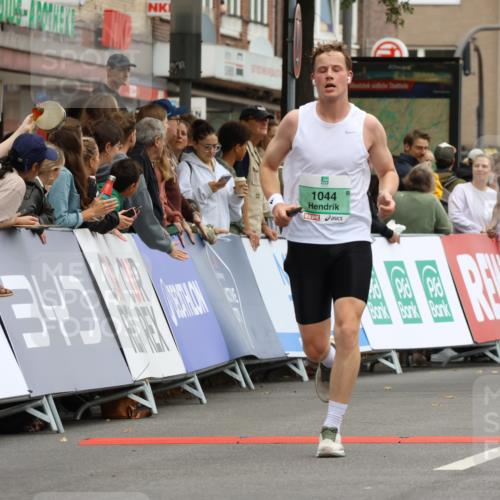 21.09.2025 - PSD Bank Halbmarathon Strokosch-Dieckow http://msf.ph/oto/8943094 21.09.2025 11:36:04 Ziel 1044, 1060, 1952, 1971, 2023, 2033, 2051 meine-sportfotos.de