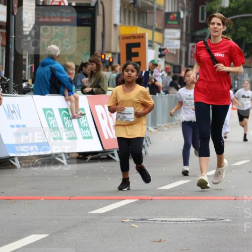 21.09.2025 - PSD Bank Halbmarathon Strokosch-Dieckow http://msf.ph/oto/8943095 21.09.2025 10:35:52 Ziel 184, 284, 290 meine-sportfotos.de
