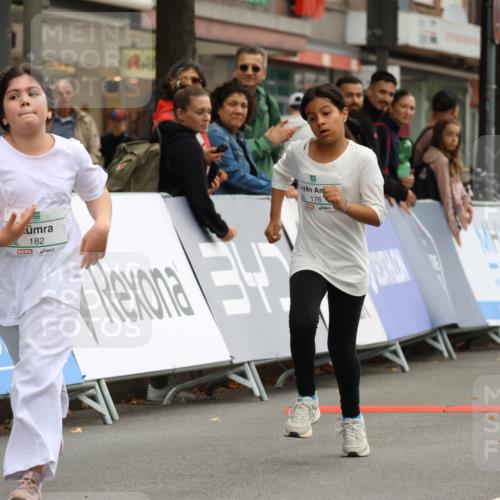 21.09.2025 - PSD Bank Halbmarathon Strokosch-Dieckow http://msf.ph/oto/8943123 21.09.2025 10:36:04 Ziel 176, 182, 184, 187 meine-sportfotos.de