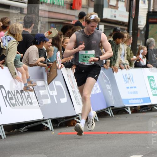 21.09.2025 - PSD Bank Halbmarathon Strokosch-Dieckow http://msf.ph/oto/8943199 21.09.2025 11:36:49 Ziel 1420, 1646, 2030, 2398 meine-sportfotos.de