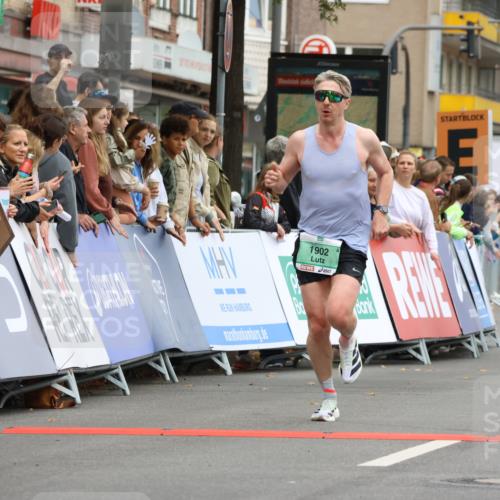 21.09.2025 - PSD Bank Halbmarathon Strokosch-Dieckow http://msf.ph/oto/8943212 21.09.2025 11:36:59 Ziel 1420, 1902, 2031 meine-sportfotos.de