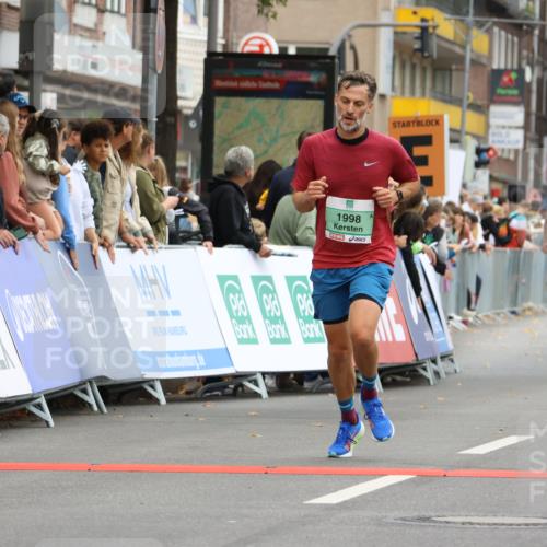 21.09.2025 - PSD Bank Halbmarathon Strokosch-Dieckow http://msf.ph/oto/8943237 21.09.2025 11:37:13 Ziel 1085, 1998, 2032, 2036 meine-sportfotos.de