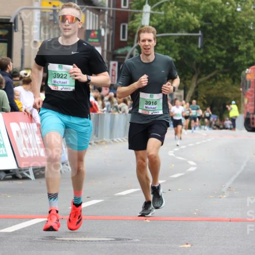 21.09.2025 - PSD Bank Halbmarathon Strokosch-Dieckow http://msf.ph/oto/8943314 21.09.2025 11:37:53 Ziel 1591, 1651, 1928, 3916, 3922 meine-sportfotos.de