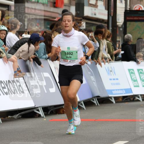 21.09.2025 - PSD Bank Halbmarathon Strokosch-Dieckow http://msf.ph/oto/8943334 21.09.2025 11:38:10 Ziel 1374, 1892, 1904 meine-sportfotos.de
