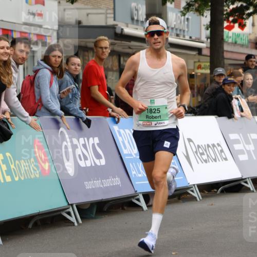 21.09.2025 - PSD Bank Halbmarathon Strokosch-Dieckow http://msf.ph/oto/8943377 21.09.2025 11:15:13 Ziel 1825 meine-sportfotos.de